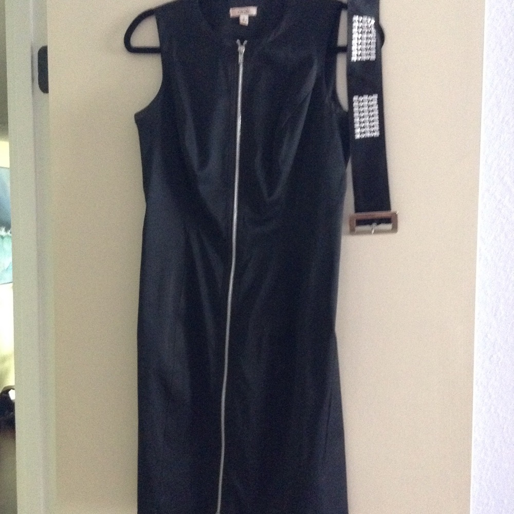 Evening black zip dress
